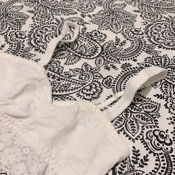 Gilly Hicks Lace Unlined Bralette (Size: XS) - Picture 3 of 3